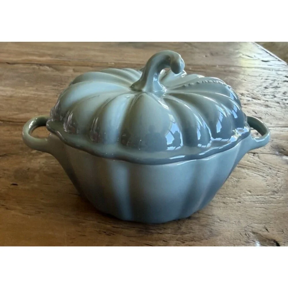 Le Creuset Stoneware Figural Pumpkin Mini Cocotte 12 oz Sea Salt Green NEW NIB